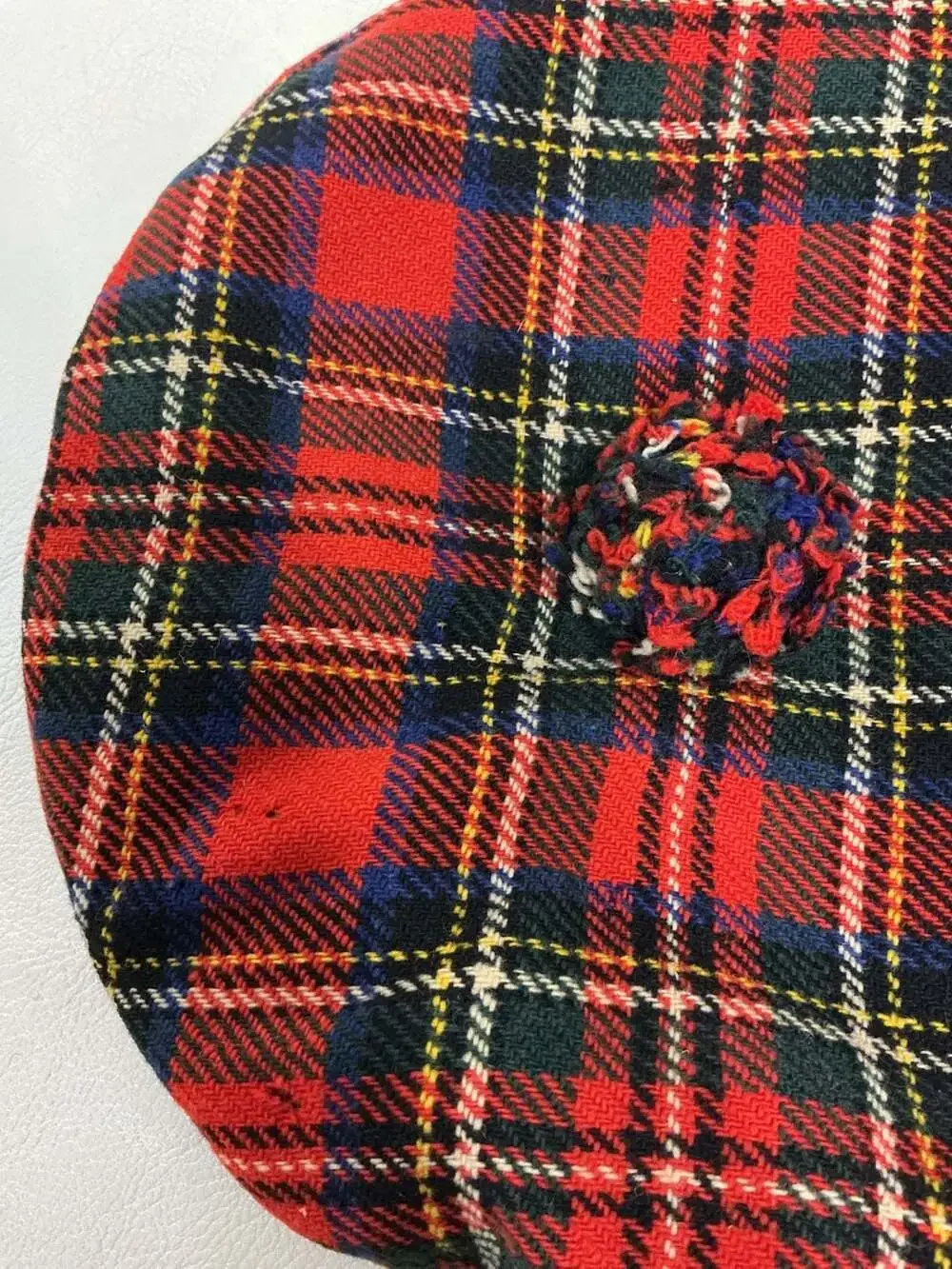 Vintage Made in England Tartan Plaid Wool Tam Beret Hat - Picture 3 of 4